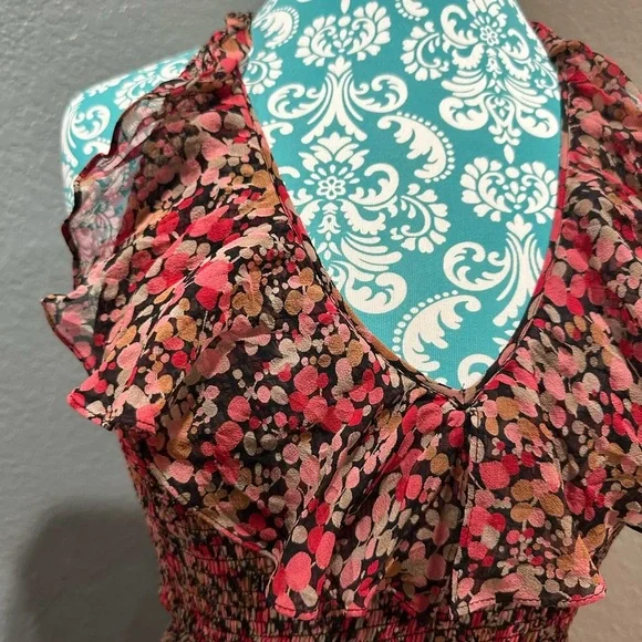 BCBG  100% silk dress. Size 2. Wedding guest, Spring, dainty floral, femme-girly - Picture 3 of 10